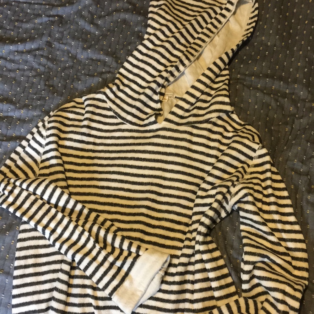 Light Weight Hooded Sweater